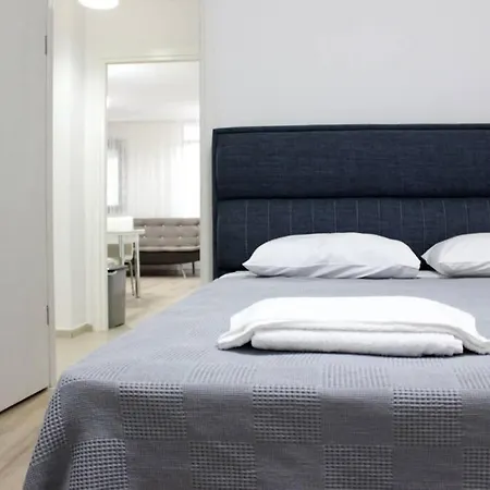 2+1 Flat With Garden For Rent In Datca Center *